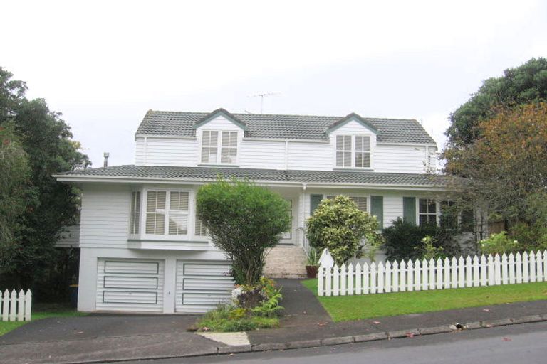 Photo of property in 22 St Ives Terrace, Mairangi Bay, Auckland, 0630