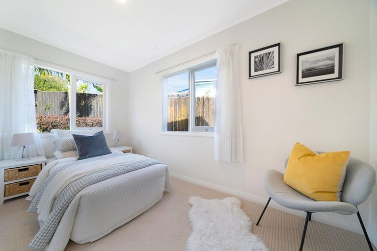 Photo of property in 68 Seabrook Avenue, New Lynn, Auckland, 0600
