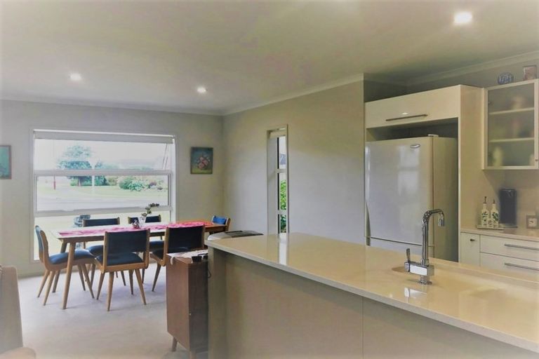 Photo of property in 6 Kowi Lakes Drive, One Tree Point, 0118