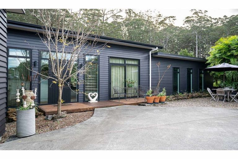 Photo of property in 21 Alderton Drive, Kerikeri, 0230