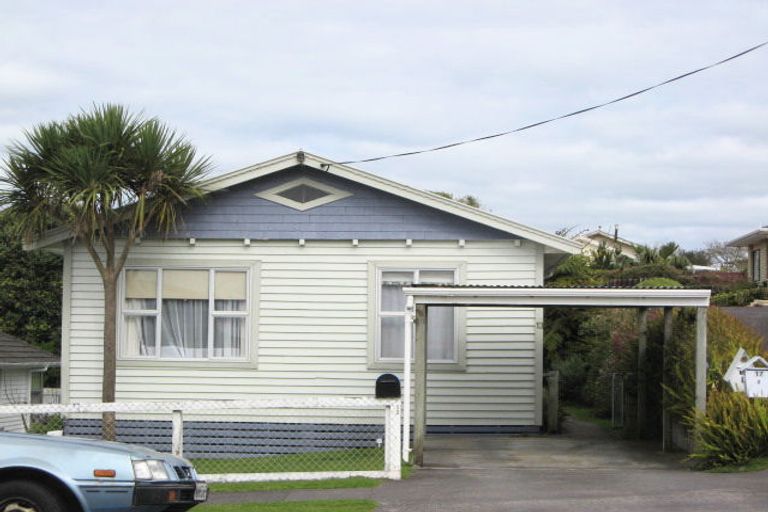Photo of property in 13 Roy Terrace, Moturoa, New Plymouth, 4310