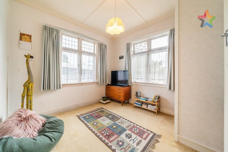 Photo of property in 11 Raymond Terrace, Fairfield, Lower Hutt, 5011