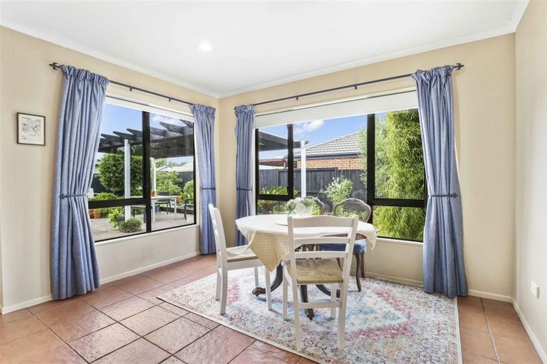 Photo of property in 17 Aldona Place, Fairview Downs, Hamilton, 3214