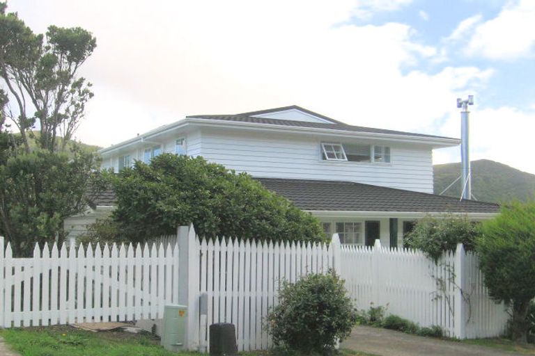 Photo of property in 44 Woodhouse Avenue, Karori, Wellington, 6012