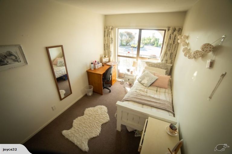 Photo of property in 2/7 Brigid Place, Mount Pleasant, Christchurch, 8081