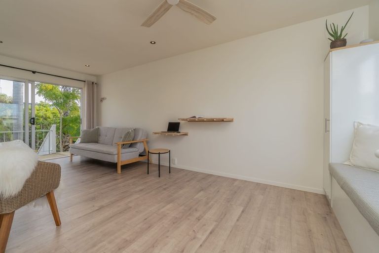 Photo of property in 1/72l Kitchener Road, Milford, Auckland, 0620