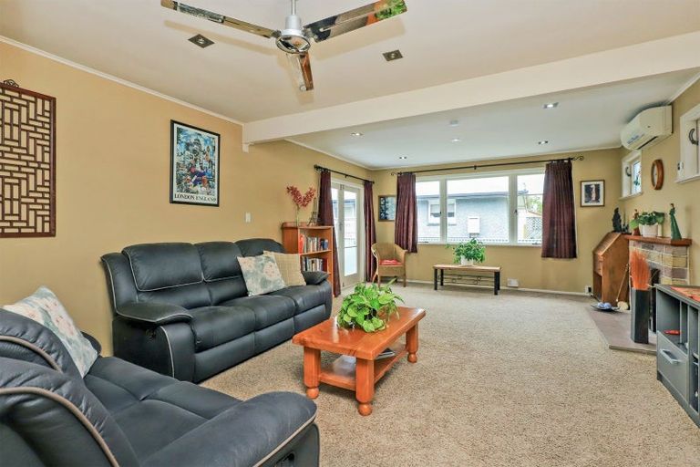 Photo of property in 34 Warwick Crescent, Taradale, Napier, 4112