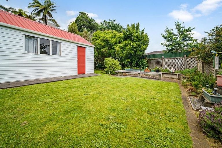 Photo of property in 19e Kenmore Street, Westown, New Plymouth, 4310