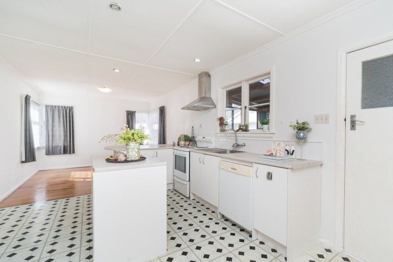 Photo of property in 22 Liverpool Street, Takaro, Palmerston North, 4412