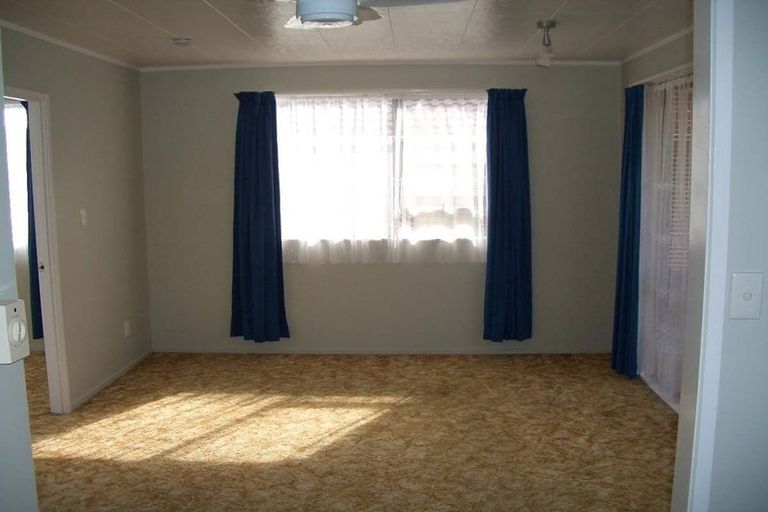 Photo of property in 12 Edwin Freeman Place, Ranui, Auckland, 0612