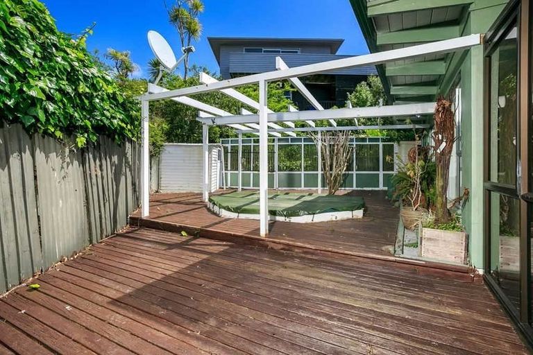 Photo of property in 13 Dunraven Place, Torbay, Auckland, 0630