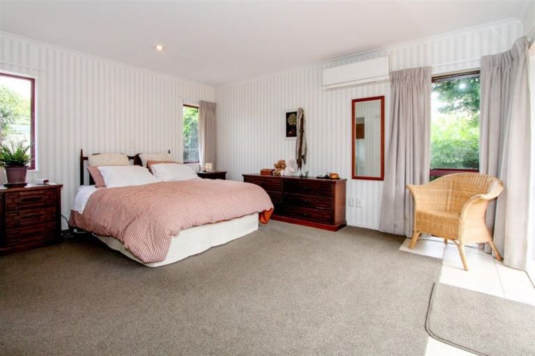 Photo of property in 17 Frame Place, Owhata, Rotorua, 3010