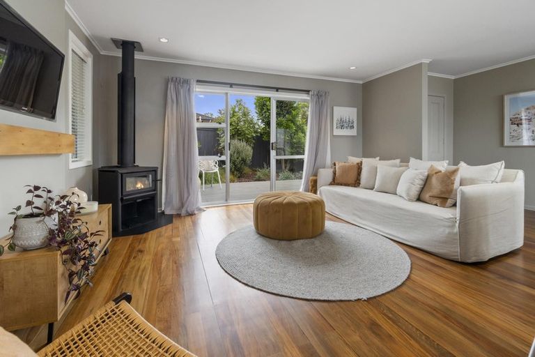 Photo of property in 3 Harding Avenue, Te Atatu South, Auckland, 0610