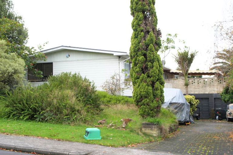 Photo of property in 42 Judkins Crescent, Cockle Bay, Auckland, 2014