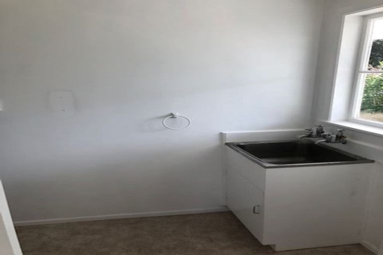 Photo of property in 15 Ellesmere Crescent, Pakuranga Heights, Auckland, 2010