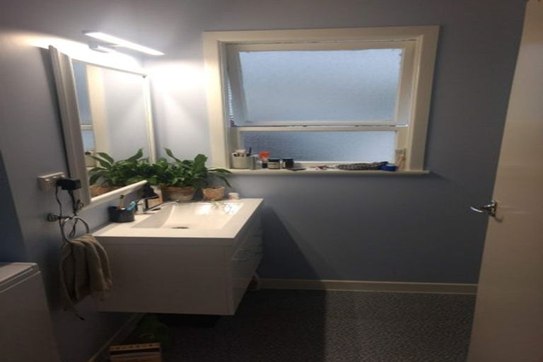 Photo of property in 38 Kelkirk Street, Kelston, Auckland, 0602