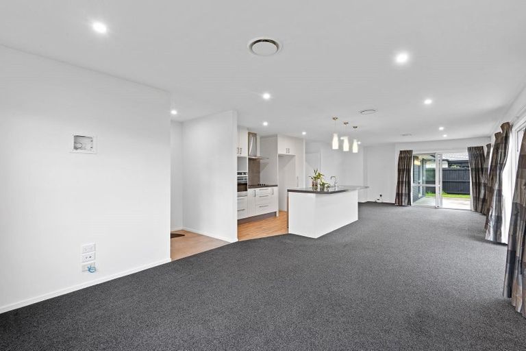 Photo of property in 12 Dunlops Crescent, Marshland, Christchurch, 8083