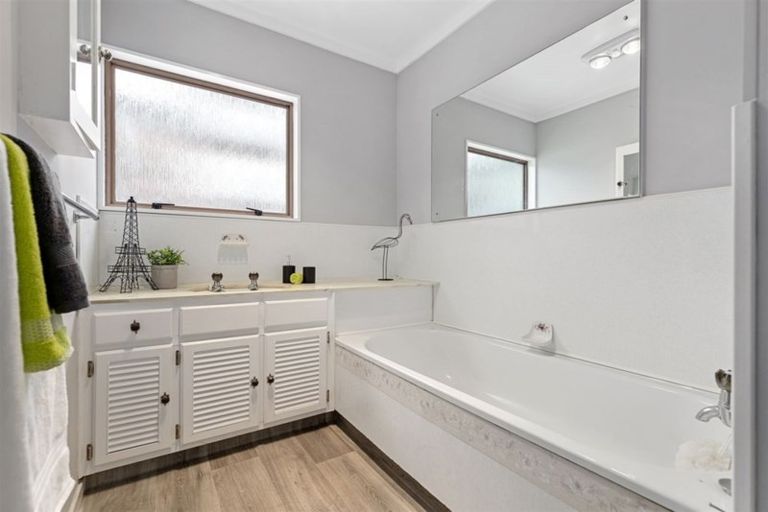 Photo of property in 6 Callard Place, Riverlea, Hamilton, 3216