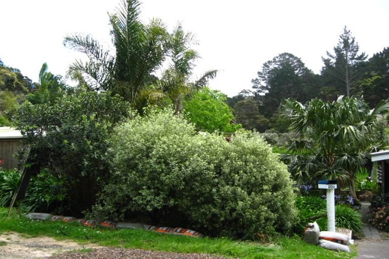 Photo of property in 20a Hobbs Road, Matakatia, Whangaparaoa, 0930