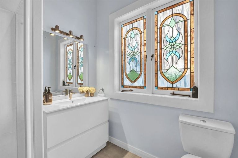 Photo of property in 67 Verran Road, Birkenhead, Auckland, 0626