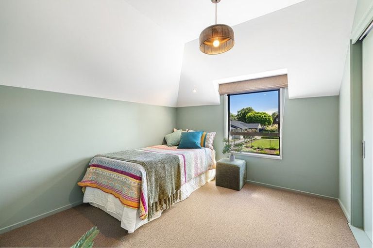 Photo of property in 22a Crosdale Place, Burnside, Christchurch, 8042