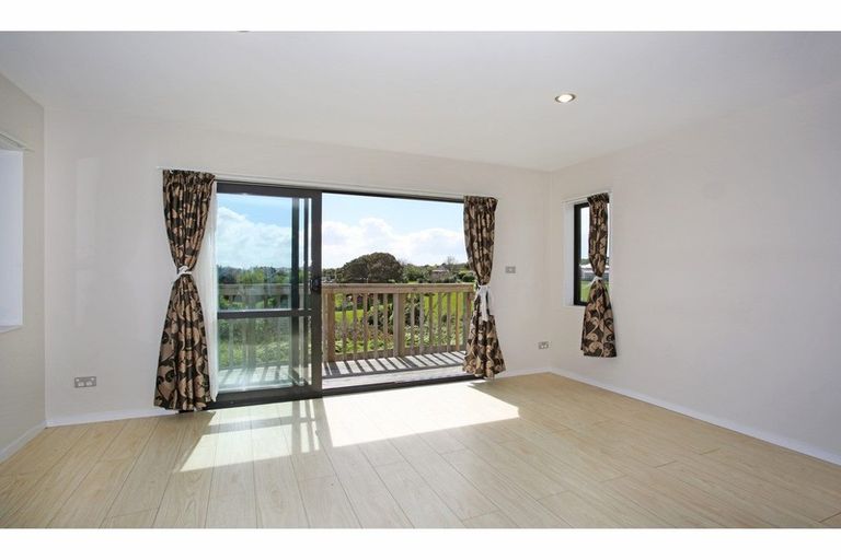 Photo of property in 12 Kokako Rise, Papakura, 2110