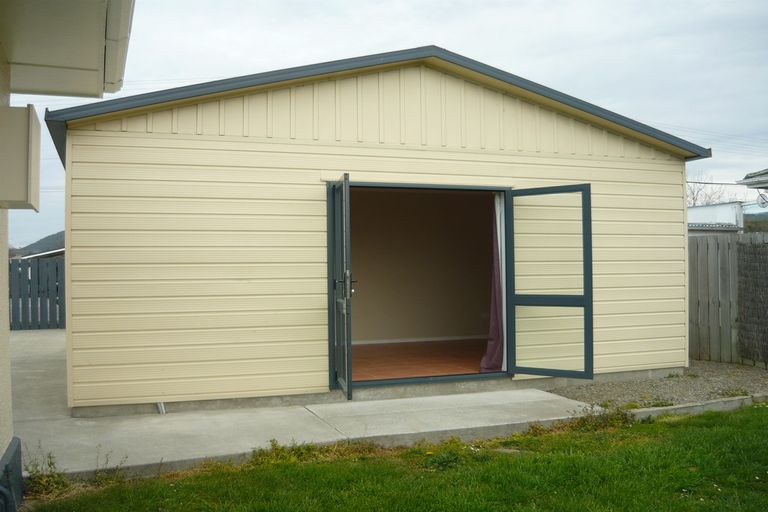 Photo of property in 6 Elizabeth Street, Waimate, 7924
