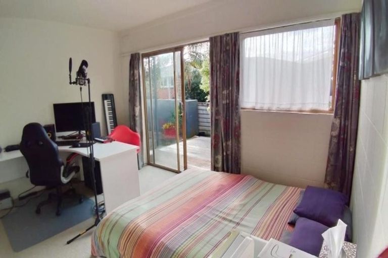 Photo of property in 2/3 Rahopara Street, Castor Bay, Auckland, 0620