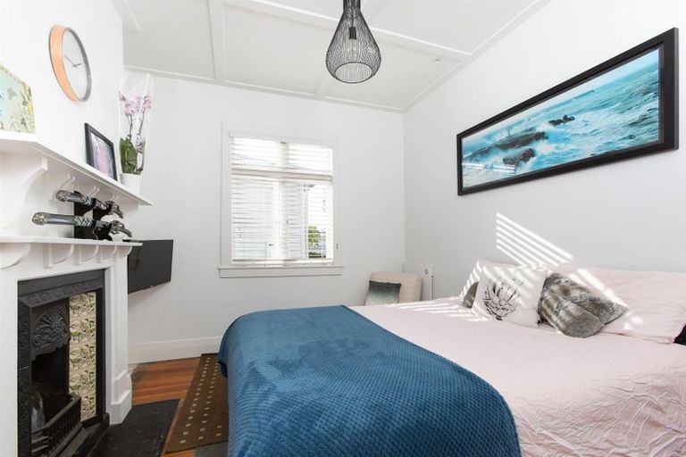 Photo of property in 16 Formby Avenue, Point Chevalier, Auckland, 1022