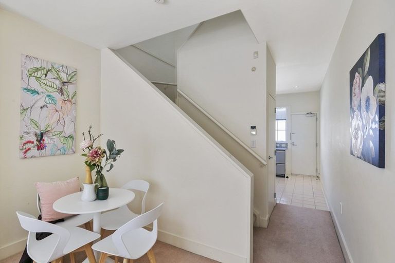 Photo of property in 39 Little George Street, Thorndon, Wellington, 6011