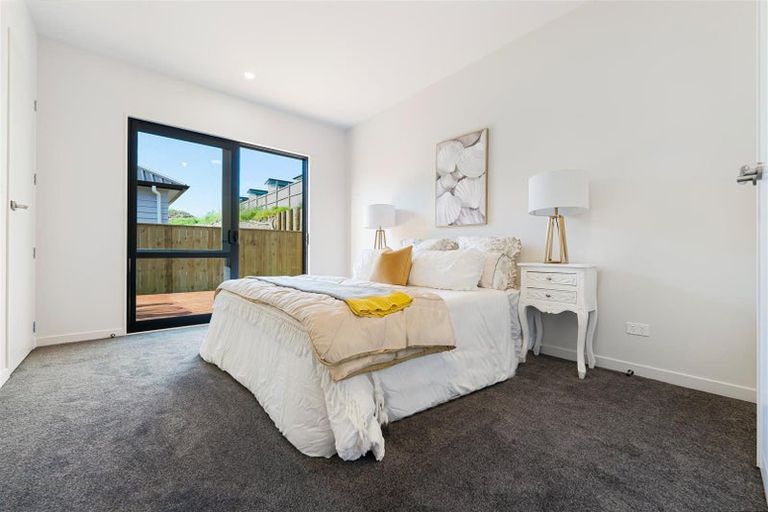 Photo of property in 52 Whakairo Crescent, Gulf Harbour, Whangaparaoa, 0930