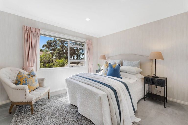 Photo of property in 1 Page Point, Mellons Bay, Auckland, 2014