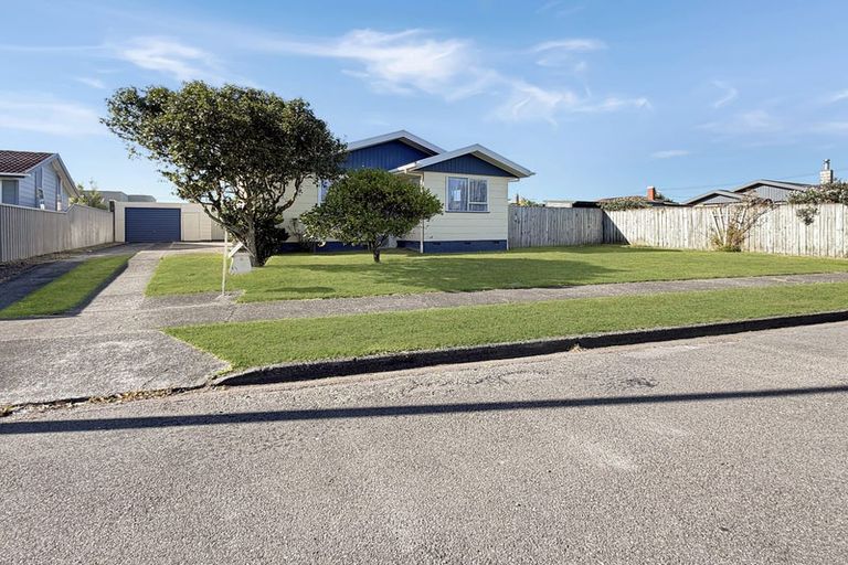 Photo of property in 6 Rutland Place, Milson, Palmerston North, 4414