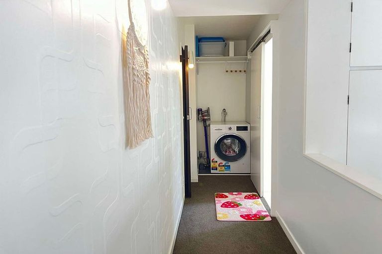 Photo of property in 89 Black Rock Road, Newlands, Wellington, 6037