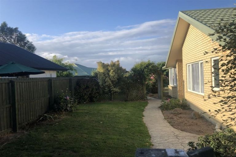 Photo of property in 22 Belfast Road, Belfast, Christchurch, 8051