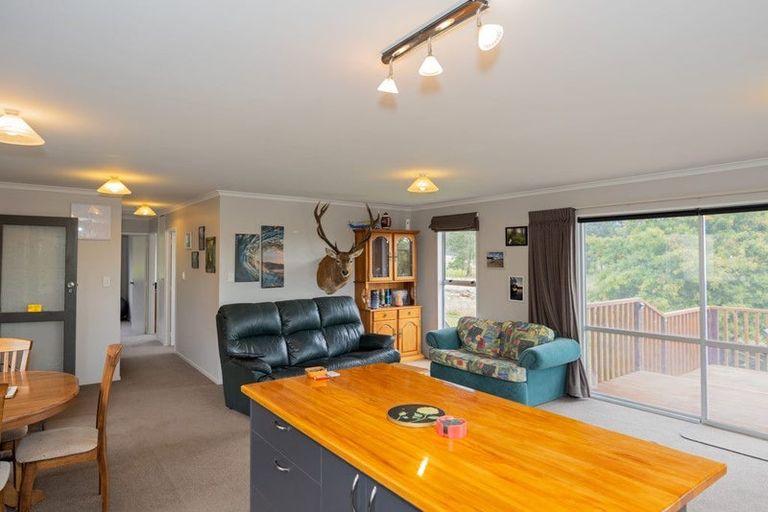 Photo of property in 1 Hollyburn Road, Hampden, 9410