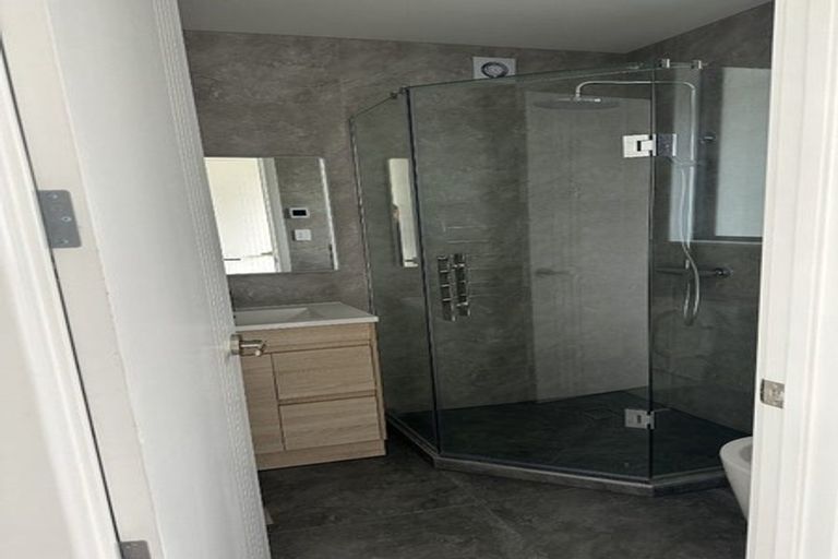 Photo of property in 1/14 Williamson Avenue, Belmont, Auckland, 0622