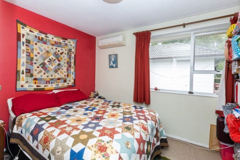 Photo of property in 49 Oakley Crescent, Hornby, Christchurch, 8042