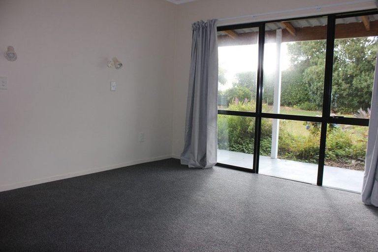 Photo of property in 986 Tinopai Road, Tinopai, Matakohe, 0593