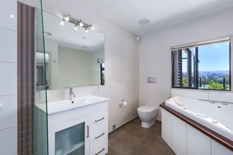 Photo of property in 42 Leeward Drive, Whitby, Porirua, 5024