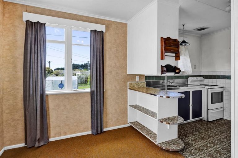 Photo of property in 4 Buchanan Place, Hawera, 4610