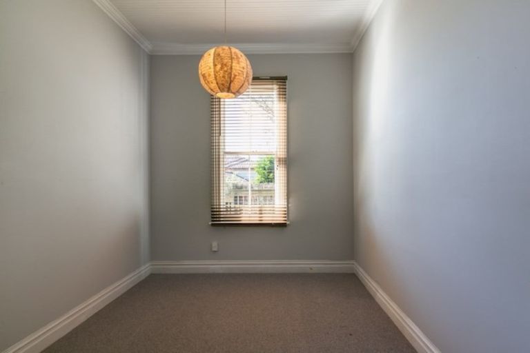 Photo of property in 129 Chaucer Road, Hospital Hill, Napier, 4110