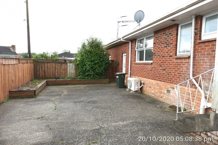 Photo of property in 1/67 Dale Crescent, Pakuranga, Auckland, 2010