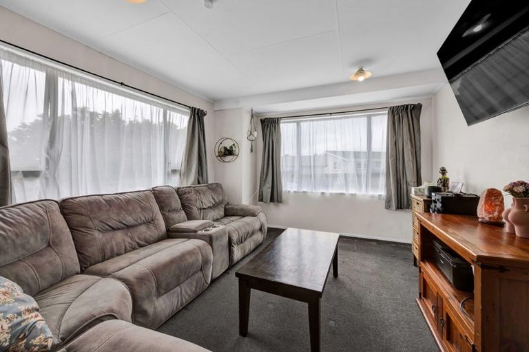 Photo of property in 9 Hughson Place, Opunake, 4616