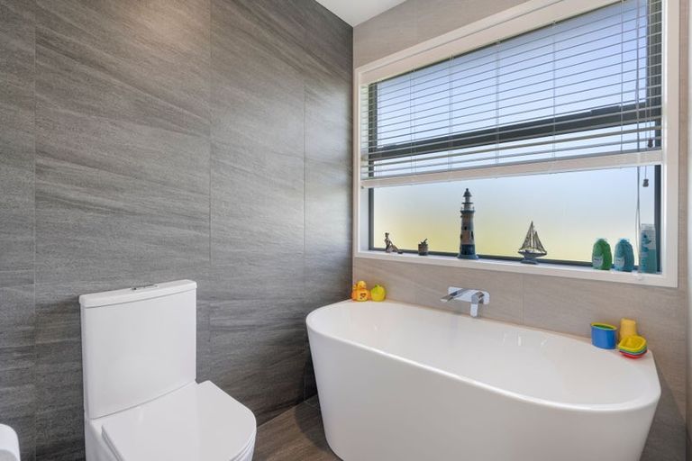 Photo of property in 53 Robert Hastie Drive, Mangawhai, 0573