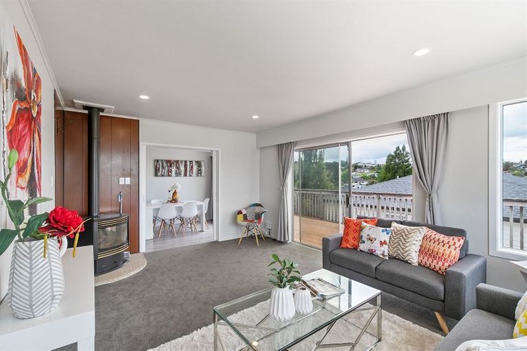 Photo of property in 52 Sycamore Drive, Sunnynook, Auckland, 0620