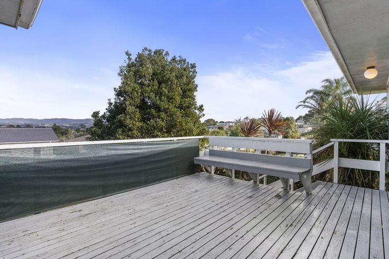 Photo of property in 28 Donovan Avenue, Massey, Auckland, 0614