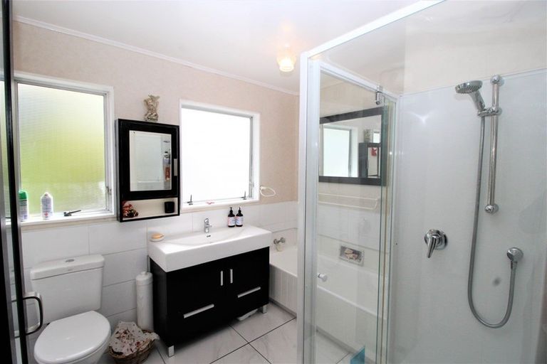 Photo of property in 19 Bowen Street, Woodville, 4920