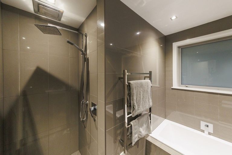 Photo of property in 34 Churchill Avenue, Hokowhitu, Palmerston North, 4410