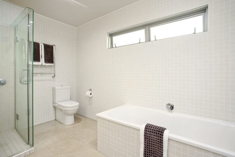 Photo of property in 95b Braemar Road, Castor Bay, Auckland, 0620